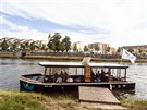 Jedna z turistických lodí plavících se po Morav v Olomouci se kvli...