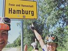 Cyklistky pi své loské charitativní jízd do Hamburku