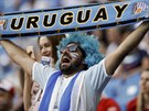 Uruguayský fanouek povzbuzoval své miláky na trávníku u dlouho ped úvodním...