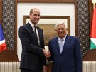 Britský princ William a éf palestinské samosprávy Mahmúd Abbás (Ramaláh, 27....