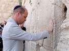 Princ William u Západní zdi zvané té Ze nák (Jeruzalém, 28. ervna 2018)