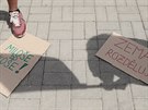 A demonstranti Zemana vítali i v Bílin.