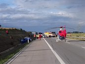 Na dlnici D1 smrem na Brno se srazila dv auta a zranili se dva lid (23....
