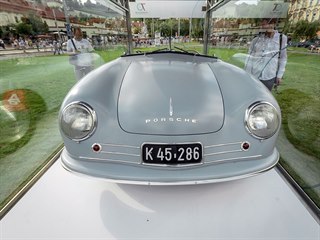 Porsche 356 Nr.1 Roadster na pražském Klárově