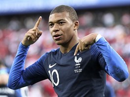 Francouzský útočník Kylian Mbappé se raduje z gólu v utkání mistrovství světa...