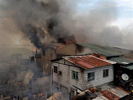 Manila bojuje s rozsáhlými poáry