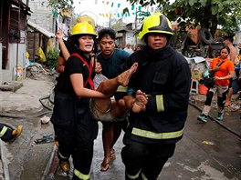 Manila bojuje s rozsáhlými poáry