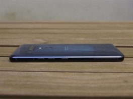 "Makací" rám má HTC U12+ také, ale tlaítka jsou novinkou navíc. Po mechanické...