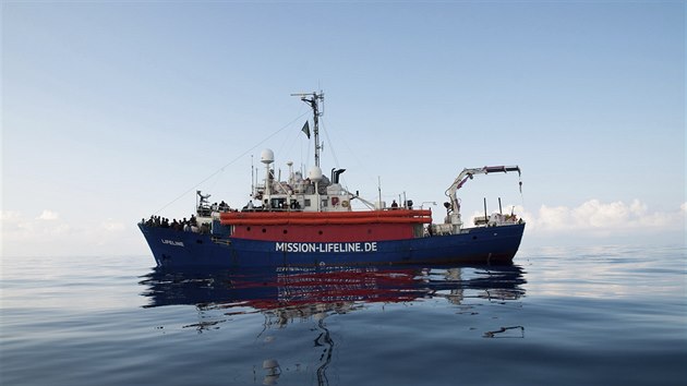 Na palubě lodi Lifeline je 234 migrantů (21. června 2018)