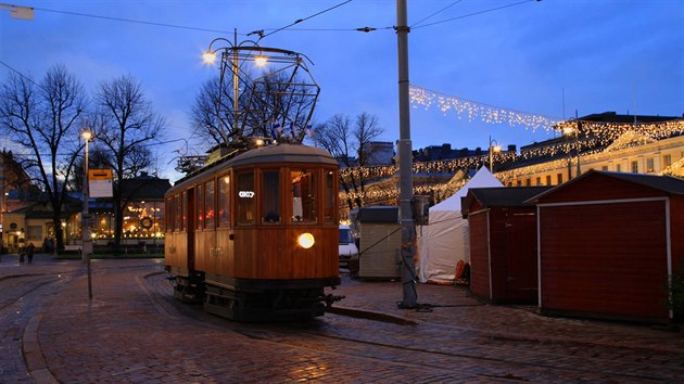 Historick tramvaj v ulicch Helsinek
