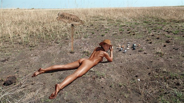 Belgická modelka Marisa Papen při focení v Africe