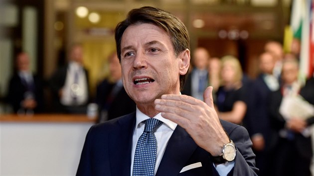 Italsk premir Giuseppe Conte na summitu EU v Bruselu (28. ervna 2018)