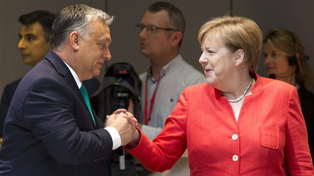 Nmeck kanclka Angela Merkelov a maarsk premir Viktor Orbn na summitu EU v Bruselu (29. ervna 2018)