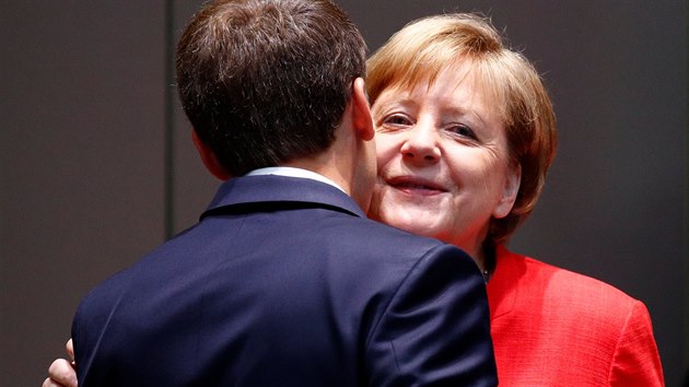 Německá kancléřka Angela Merkelová a francouzský prezident Emmanuel Macron na summitu EU v Bruselu (29. června 2018)