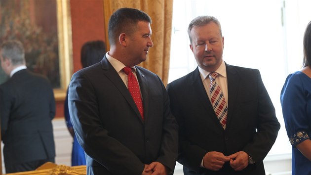 Jan Hamek a Richard Brabec ped slavnostnm jmenovnm vldy premira Andreje Babie na Praskm hrad. (27. ervna 2018)
