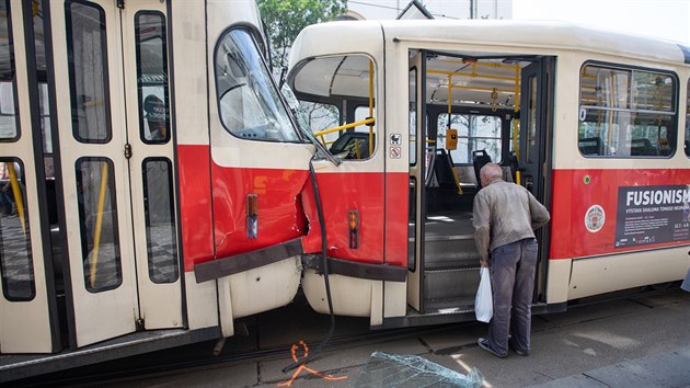 Srážka tramvají na Karlově náměstí v Praze. (29. června 2018)