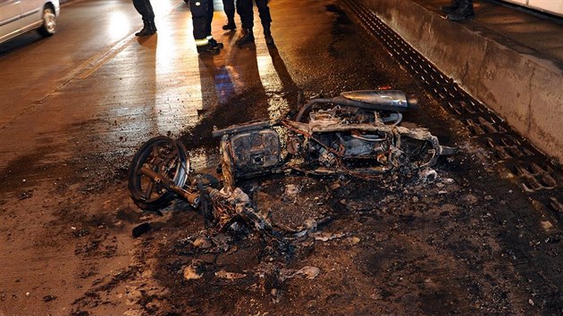 Motorkářka dostala smyk ve Strahovském tunelu, nehoda tunel uzavřela na necelé dvě hodiny (25. června 2018).