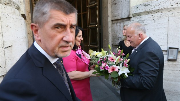Andrej Babiš uvádí do funkce nového ministra práce a sociálních věcí Petra Krčála. Ten nahradí dosavadní ministryni Jaroslavu Němcovou. (29. června 2018)