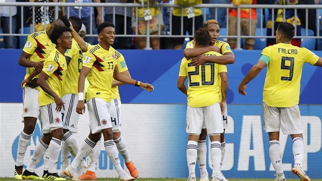 Kolumbijsk radost po glu Yerryho Miny v utkn proti Senegalu.