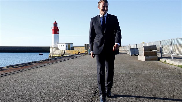 Při návštěvě Bretaně navštívil Emmanuel Macron přístav Le Guilvinec (21. června 2018).