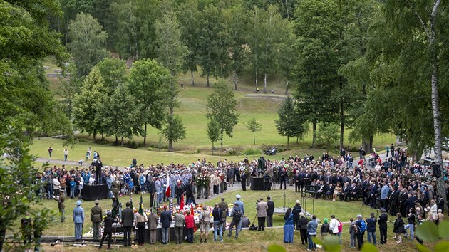 Lidé uctili památku obyvatel obce Ležáky na Chrudimsku, kterou v roce 1942 vyhladili nacisté. (24. června 2018)