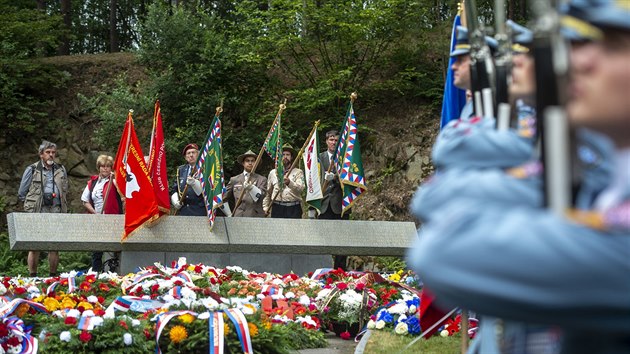 Lidé uctili památku obyvatel obce Ležáky na Chrudimsku, kterou roce 1942 vyhladili nacisté. (24. června 2018)
