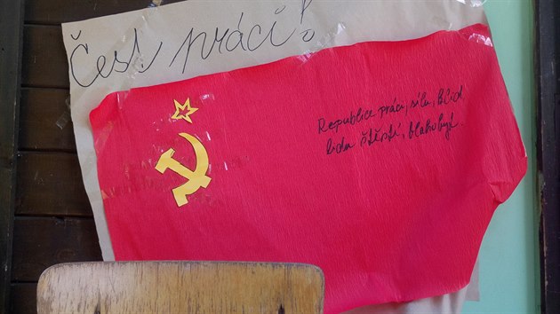 Socialistick kurz pro studenty krlovhradeckho gymnzia v Trhov Kamenici. Dti se na nm uily, jak to bylo t za komunismu. (22.6.2018)