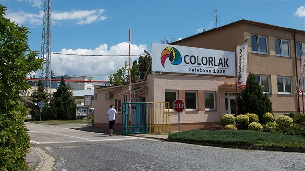 Po��r v are�lu firmy Colorlak ve Star�m M�st�.