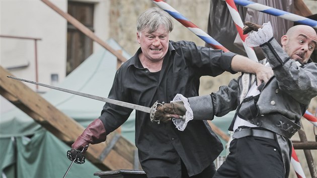 V hlavní roli Cyrana z Bergeracu se představí herec Michal Dlouhý.