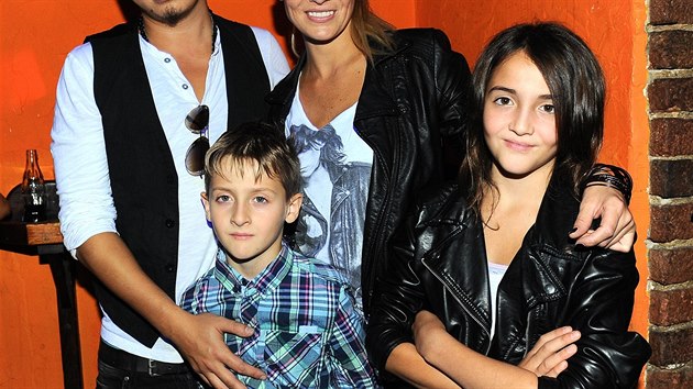 Marcus Tran a Martina Gavriely s dětmi (2012)