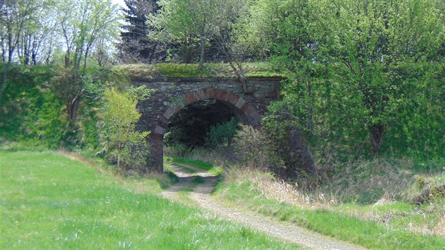 Kamenný most na zaniklé trati Křimov - Reitzenhain
50.5008700N, 13.2707992E