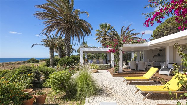 Largo da Republica, Algarve, Luz, Portugalsko. Vila u moe je na prodej za 2,15 milionu eur, v pepotu 55,7 milionu korun. 