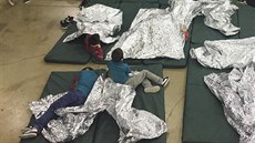 Detenční centrum pro ilegální migranty v texaském městě McAllen (17. června...