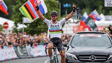 Peter Sagan se raduje z vítzství na spoleném mistrovství eska a Slovenska v...