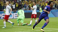 Juan Cuadrado z Kolumbie (vpravo) bí slavit svj zásah do sít Polska.