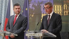 Andrej Babi a Jan Hamáek na tiskové konferenci krátce po jmenování vlády....
