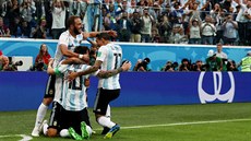 U JE TAM. Argentinská vlna radosti poté, co se v klíovém zápase mistrovství...