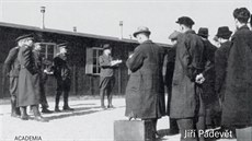 Obálka knihy Za dráty