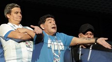 Diego Armando Maradona vzruen proívá zápas Argentiny s Nigérií.