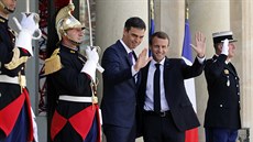 Francouzský prezident Emmanuel Macron se v Elysejském paláci seel se...