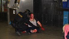 Policie a hasii v noci ve stanici metra Muzeum nacviovali záchrannou akci v...