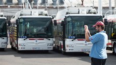 Dopravní podnik představil 18 nových trolejbusů před předáním do provozu. V...