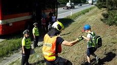 Autobusu na dálnici D1 hoel motor. Na pomoc museli pijet hasii.