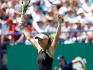 Caroline Wozniacká se raduje z vítzství na turnaji v Eastbourne.