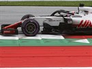 Romain Grosjean z Haasu v kvalifikaci na Velkou cenu Rakouska
