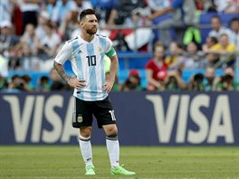 Lionel Messi, kapitn Argentiny, zaduman sleduje dn na opan stran hit.