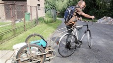 Pavel Kajzar se svým vozíkem sbírá rot u 25 let. Za tu dobu nalapal do...