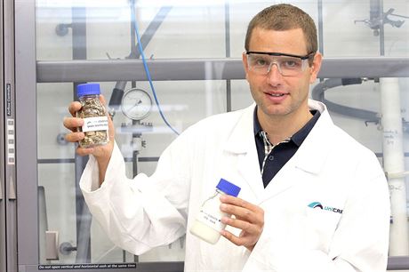 Chemik Jií Hájek vyvíjí pro spolenost Unipetrol biopaliva, která by do...