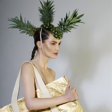 Zkladem vegansk kolekce kabelek Luciela Taschen jsou ananasov vlkna.