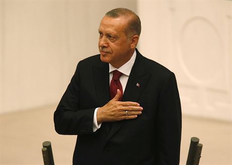 Recep Tayyip Erdogan sloil v tureckém parlamentu novou prezidentskou písahu....